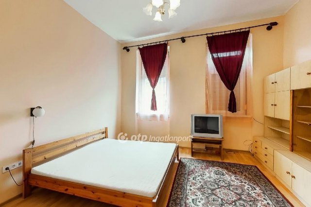 Eladó családi ház, Budapesten, XV. kerületben 136.6 M Ft