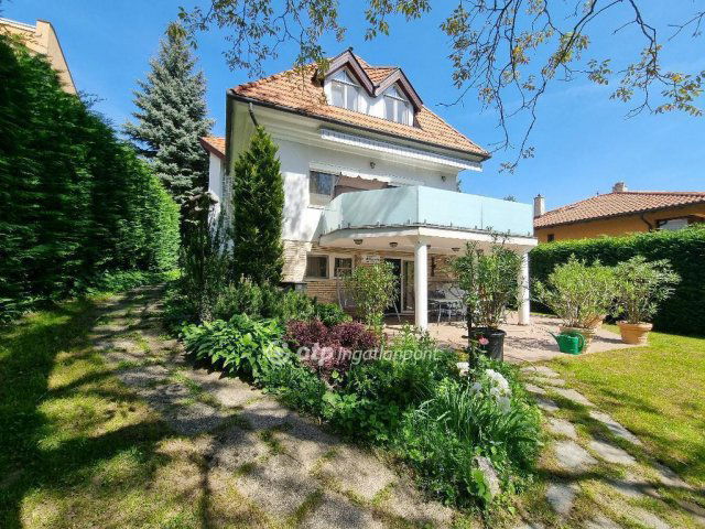 Eladó családi ház, Budapesten, II. kerületben 330 M Ft, 6 szobás