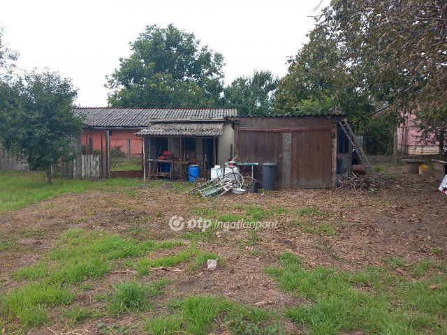 Eladó családi ház, Mikepércsen 34.99 M Ft, 2 szobás