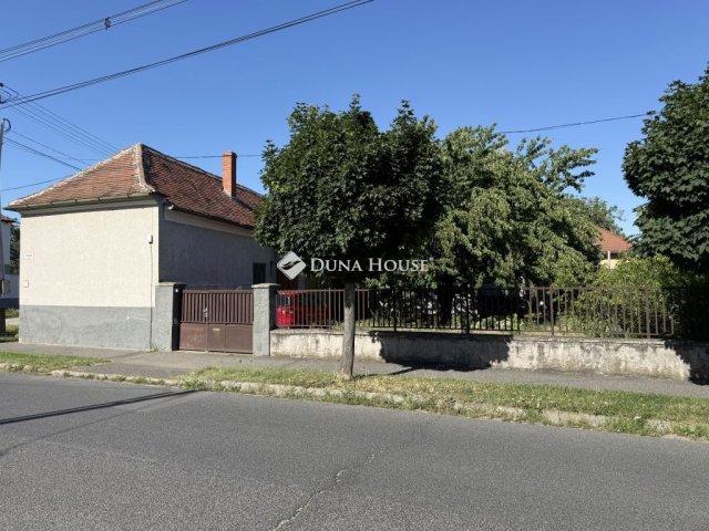Eladó családi ház, Szombathelyen, Munkácsy Mihály utcában