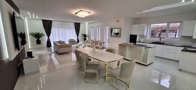 Eladó családi ház, Budakalászon 219 M Ft, 4 szobás