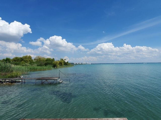 Eladó nyaraló, Balatonkenesén 499 M Ft, 3 szobás