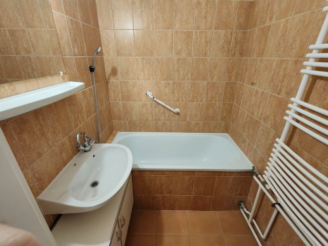 Eladó panellakás, Tatabányán 45.99 M Ft, 2 szobás