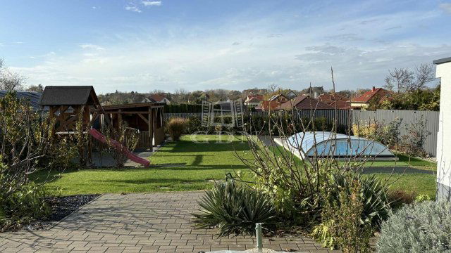 Eladó családi ház, Siófokon 178 M Ft, 4 szobás