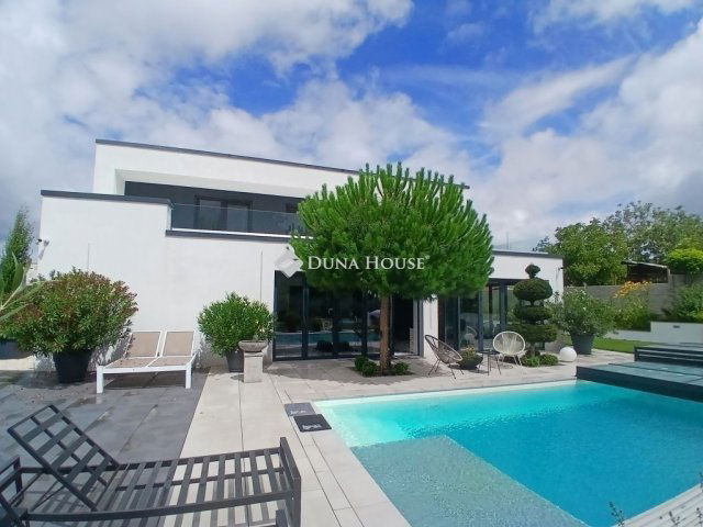 Eladó családi ház, Debrecenben 349 M Ft, 5 szobás