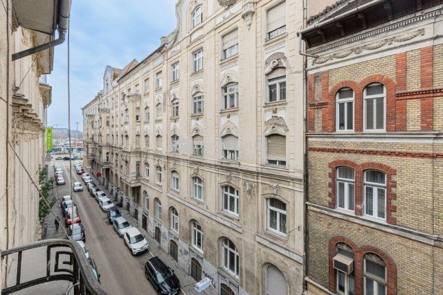 Eladó téglalakás, Budapesten, IX. kerületben 120 M Ft, 5 szobás