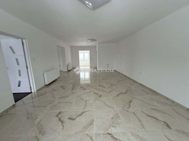 Eladó családi ház, Cecén 69.8 M Ft, 4 szobás