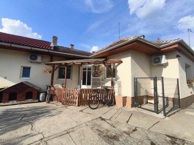 Eladó családi ház, Gyöngyösön 43.9 M Ft, 4 szobás