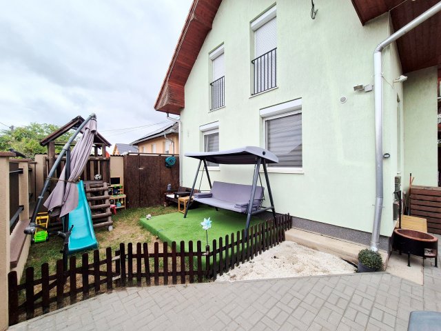 Eladó sorház, Taksonyon 67.9 M Ft, 3 szobás