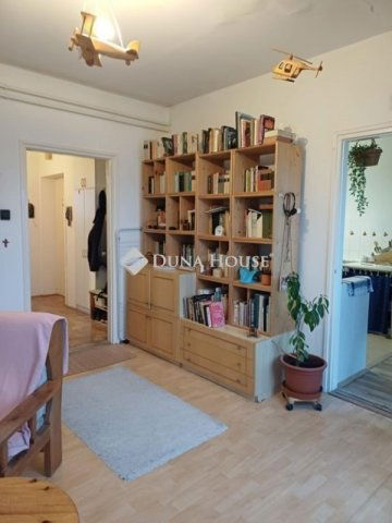 Eladó téglalakás, Pécsett 44.5 M Ft, 2 szobás