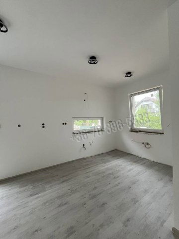 Eladó ikerház, Gödöllőn 135 M Ft, 5 szobás