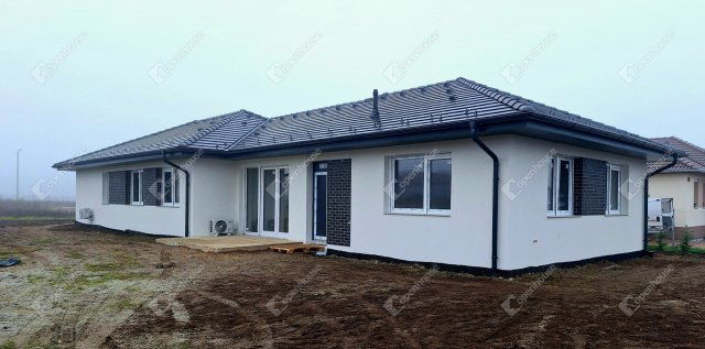 Eladó családi ház, Győrságon 79.9 M Ft, 4 szobás