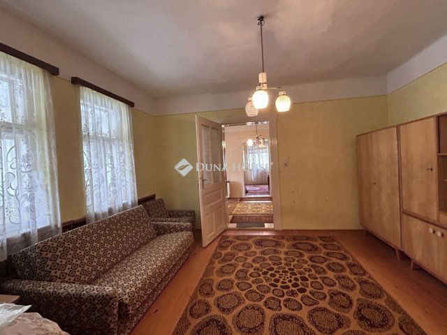 Eladó családi ház, Nagybaracskán 18 M Ft, 4 szobás