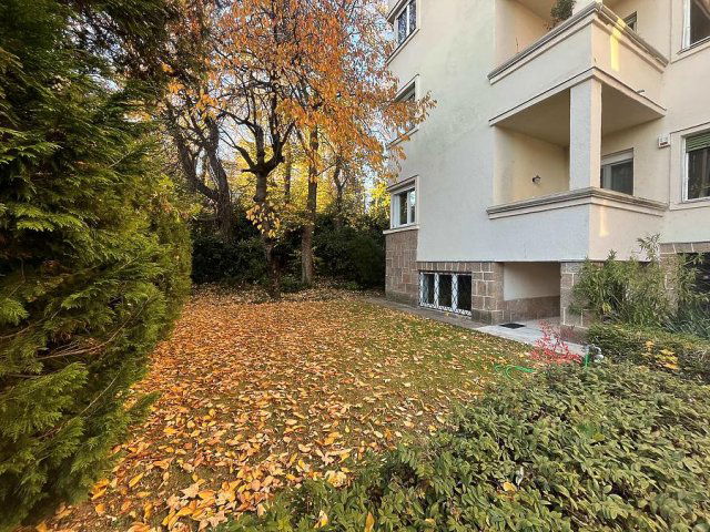 Eladó téglalakás, Budapesten, II. kerületben, Eszter utcában