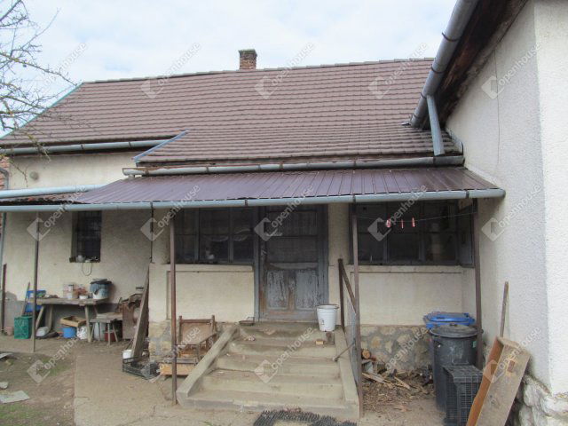 Eladó családi ház, Kadarkúton 16.9 M Ft, 2 szobás