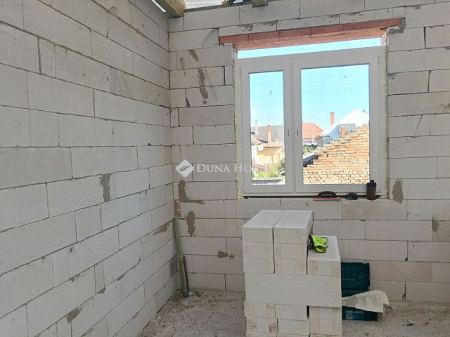 Eladó téglalakás, Cegléden 34.9 M Ft, 1 szobás
