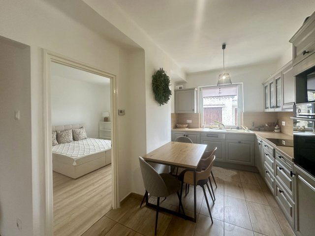 Eladó téglalakás, Keszthelyen 72.9 M Ft, 2+1 szobás