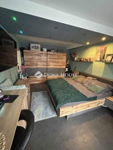 Eladó panellakás, Budapesten, XV. kerületben 55.9 M Ft, 2 szobás