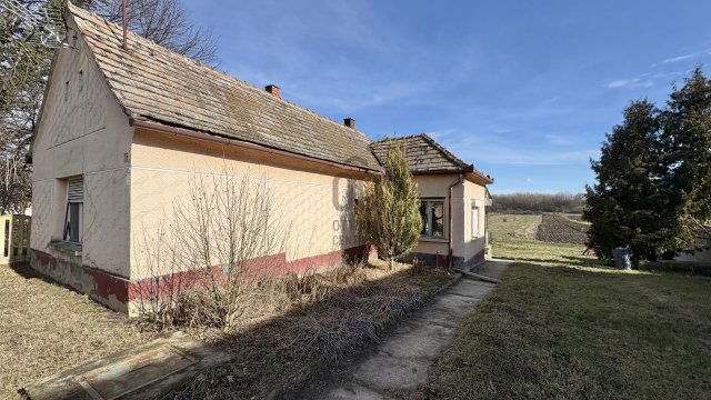 Eladó családi ház, Esztergályhorvátiban 12.9 M Ft, 2 szobás