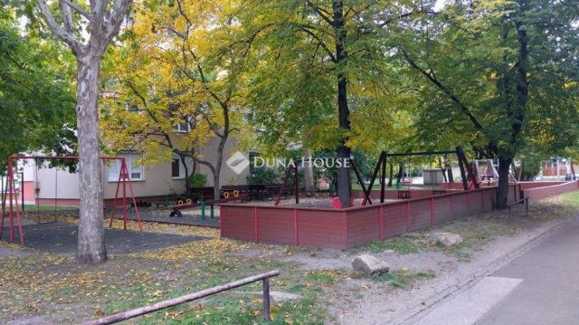 Eladó panellakás, Dorogon 42.9 M Ft, 2 szobás