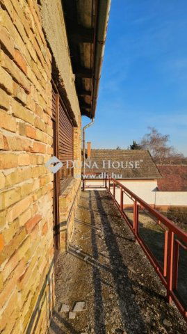 Eladó családi ház, Tápiószecsőn 59.9 M Ft, 5 szobás