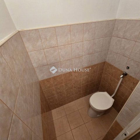 Eladó üzlethelyiség, Lajosmizsén 26.9 M Ft, 2 szobás