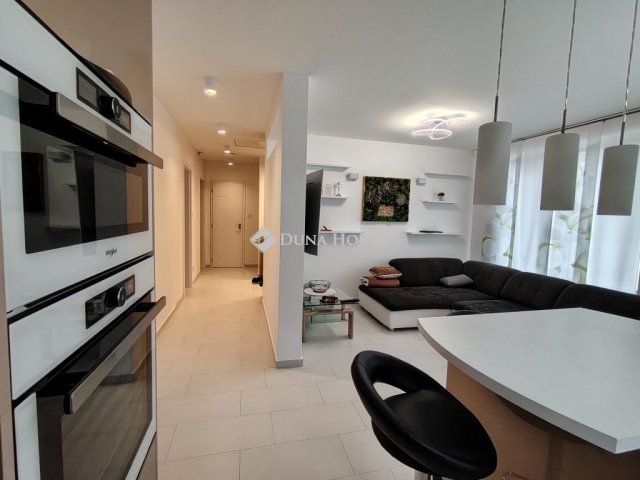 Eladó családi ház, Mohán 89 M Ft, 4 szobás