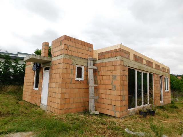 Eladó hotel, Vonyarcvashegyen 110 M Ft, 8 szobás