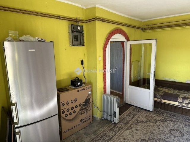 Eladó családi ház, Székesfehérvárott 29.5 M Ft, 2 szobás