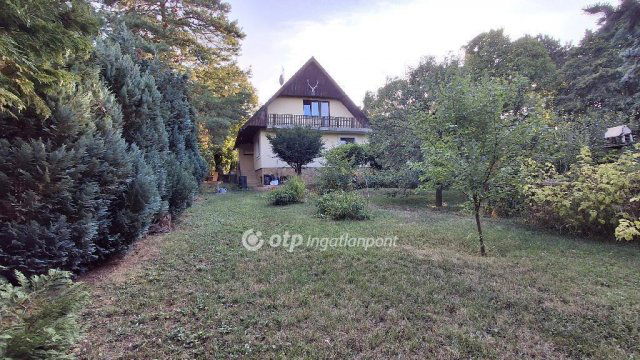 Eladó családi ház, Budapesten, II. kerületben 225 M Ft