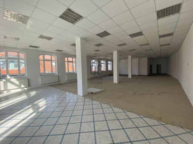 Eladó ipari ingatlan, Szolnokon 315 M Ft / költözzbe.hu