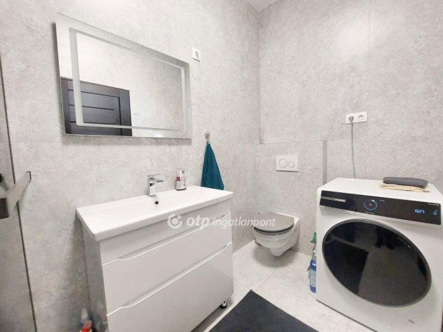 Eladó téglalakás, Budapesten, XV. kerületben 76.9 M Ft, 3 szobás