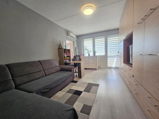 Eladó panellakás, Debrecenben, Derék utcában 63.9 M Ft
