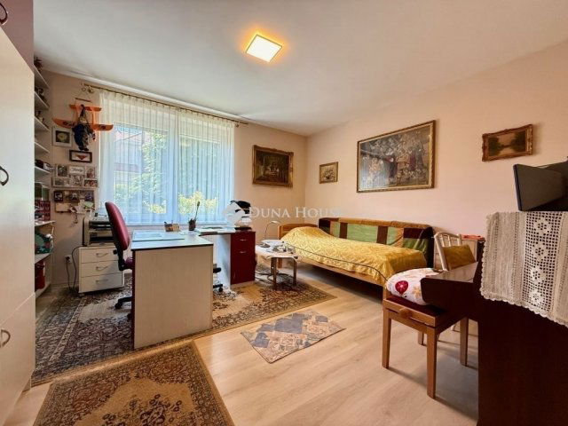 Eladó családi ház, Kecskeméten 149.9 M Ft, 9 szobás