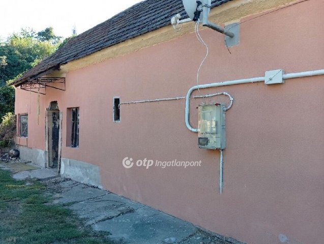 Eladó családi ház, Ajkán 14.9 M Ft, 2 szobás