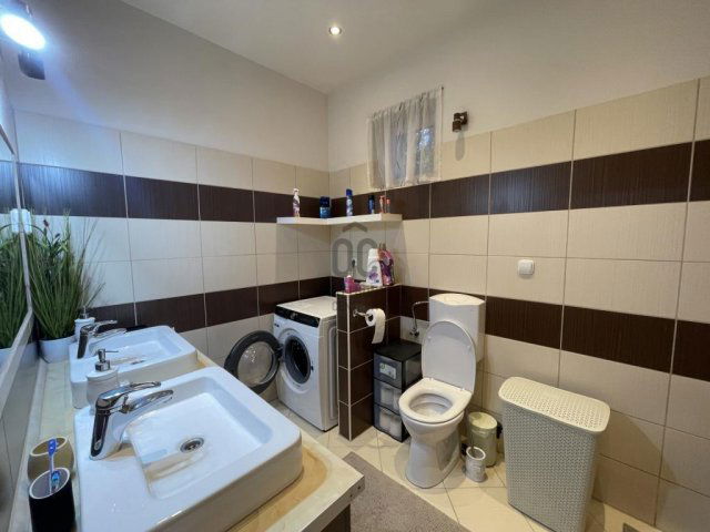 Eladó családi ház, Solymáron 158 M Ft, 4 szobás