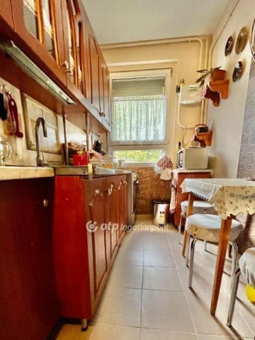 Eladó téglalakás, Pécsett 47.9 M Ft, 2 szobás