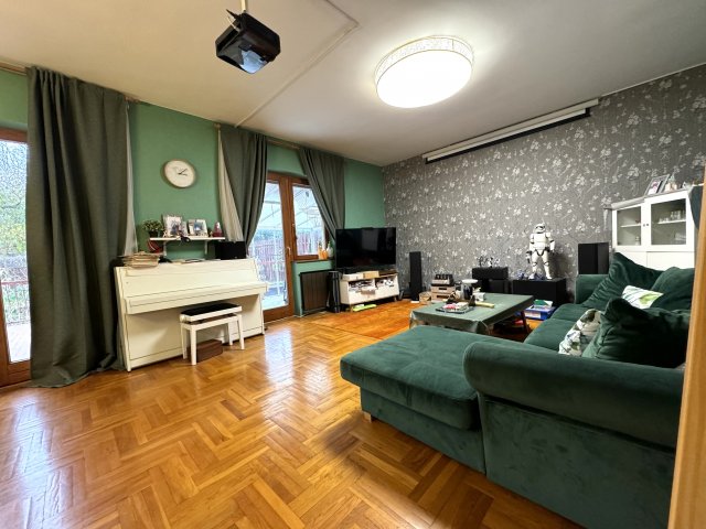 Eladó családi ház, Budapesten, III. kerületben 250 M Ft