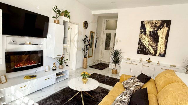 Eladó téglalakás, Budapesten, V. kerületben 125 M Ft, 2 szobás