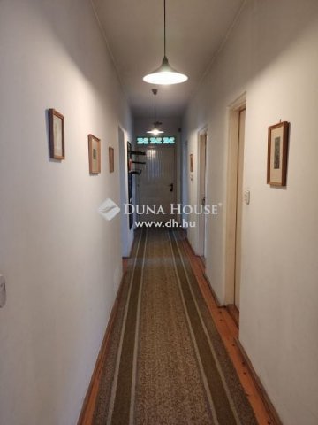 Eladó családi ház, Dunabogdányban 170 M Ft, 6+3 szobás