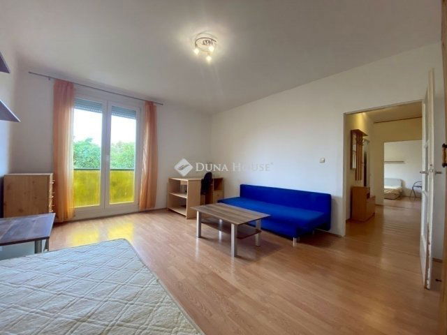 Eladó panellakás, Pécsett 51.5 M Ft, 2 szobás