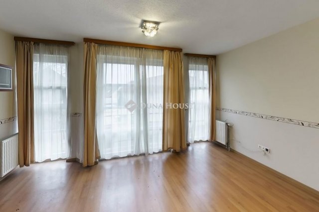 Eladó ikerház, Kecskeméten 49.9 M Ft, 3 szobás