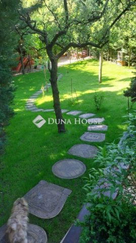 Eladó családi ház, Szentendrén 195 M Ft, 7 szobás