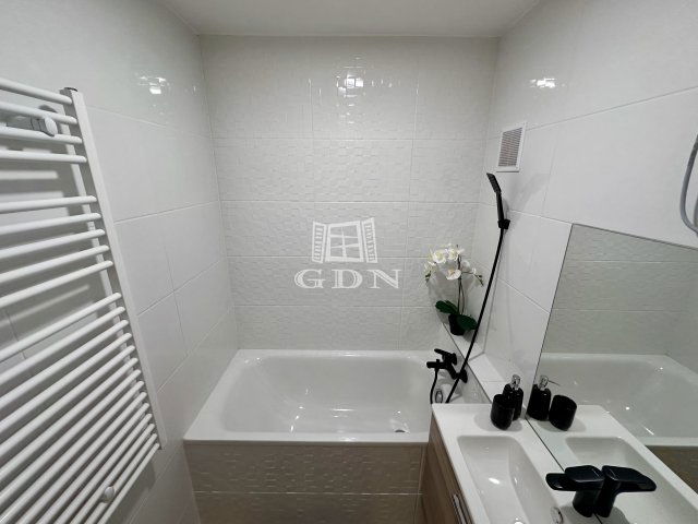 Eladó panellakás, Budapesten, III. kerületben 70 M Ft, 2 szobás