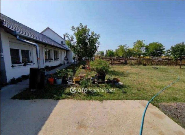 Eladó sorház, Mohácson 52 M Ft, 4 szobás / költözzbe.hu