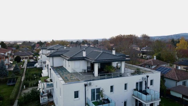 Eladó téglalakás, Kápolnásnyéken 79.99 M Ft, 1 szobás