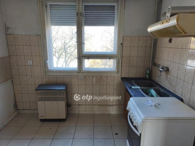 Eladó téglalakás, Szekszárdon 31.9 M Ft, 2 szobás