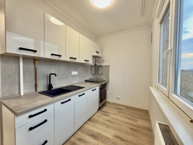 Eladó panellakás, Budapesten, XV. kerületben, Drégelyvár utcában