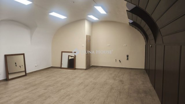 Eladó üzlethelyiség, Budapesten, V. kerületben 79.75 M Ft