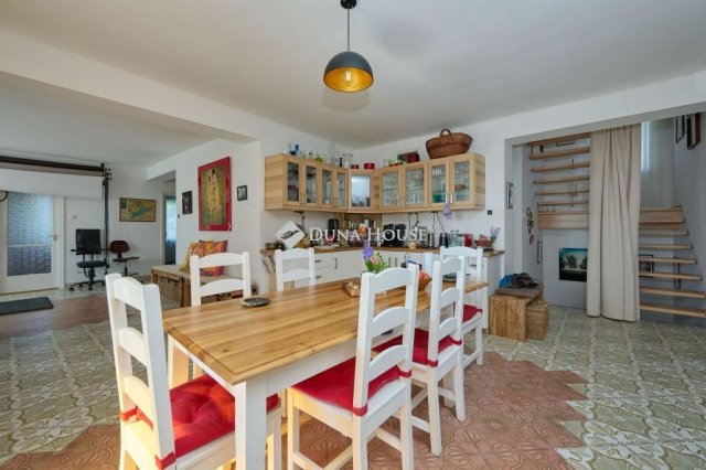 Eladó családi ház, Velencén, Csongor utcában 139 M Ft